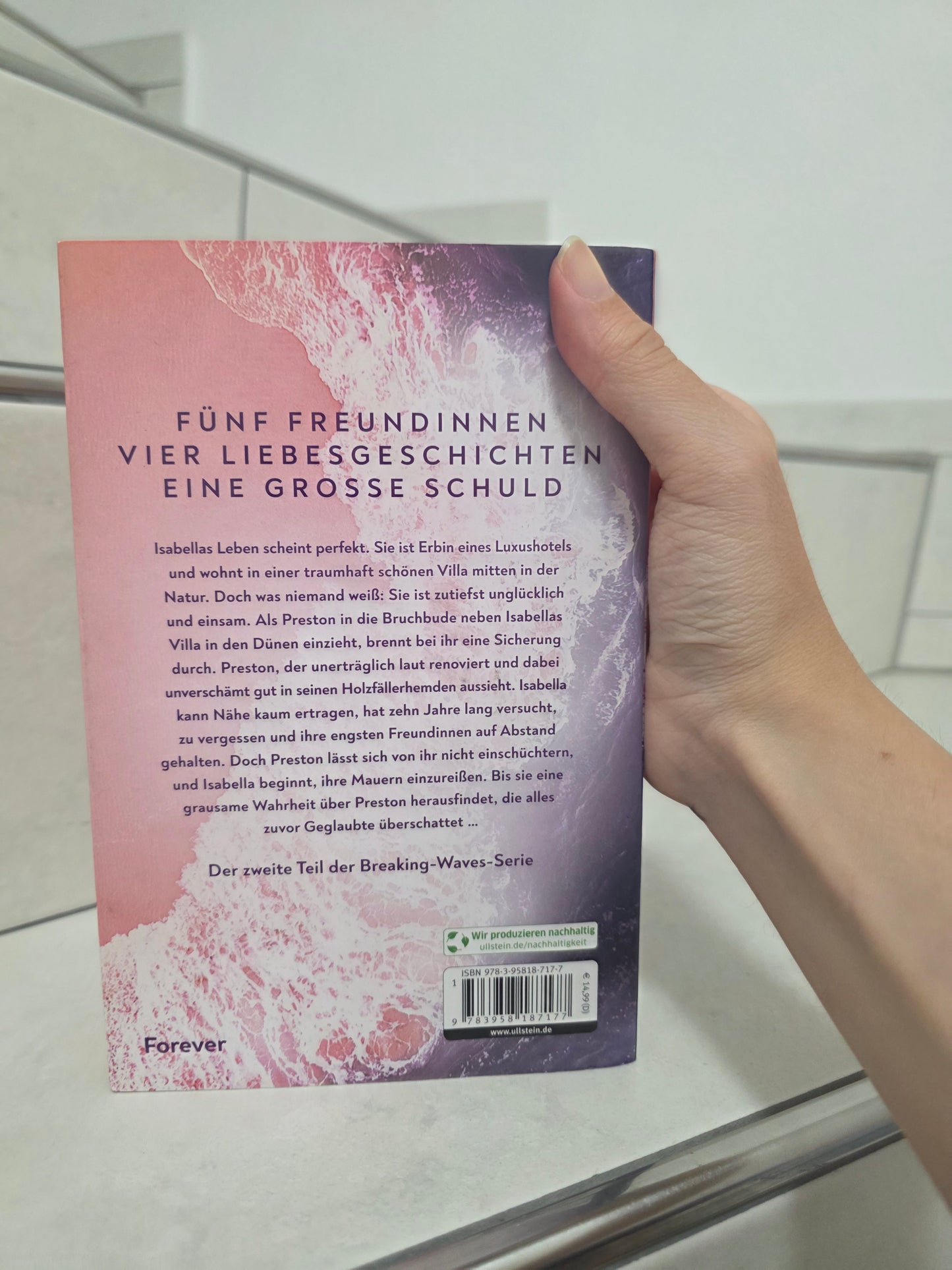Two Lives to Rise von Kristina Moninger