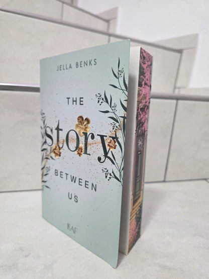 The Story Between us von Jella Banks
