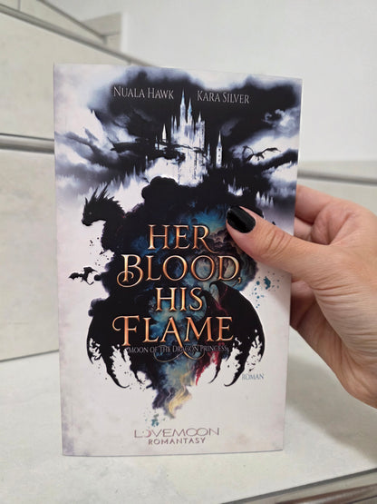 Her Blood, his flame von Nuala Hawk & Kara Silver