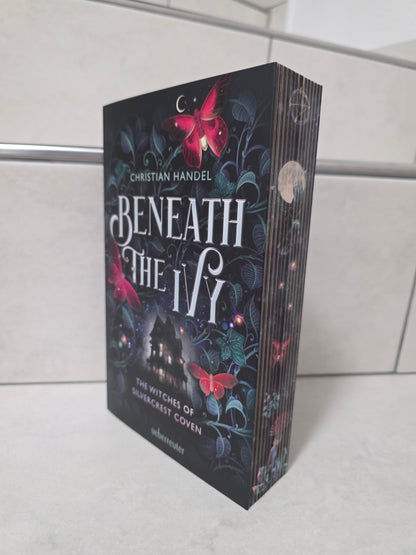 Beneath the Ivy von Christian Handel