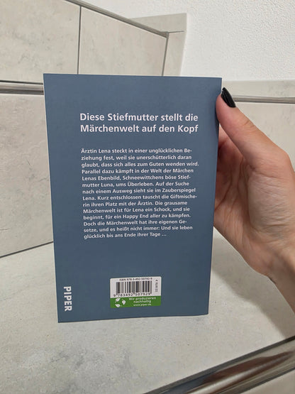 Mirror: Weiss wie Schnee von Lucia Herbst
