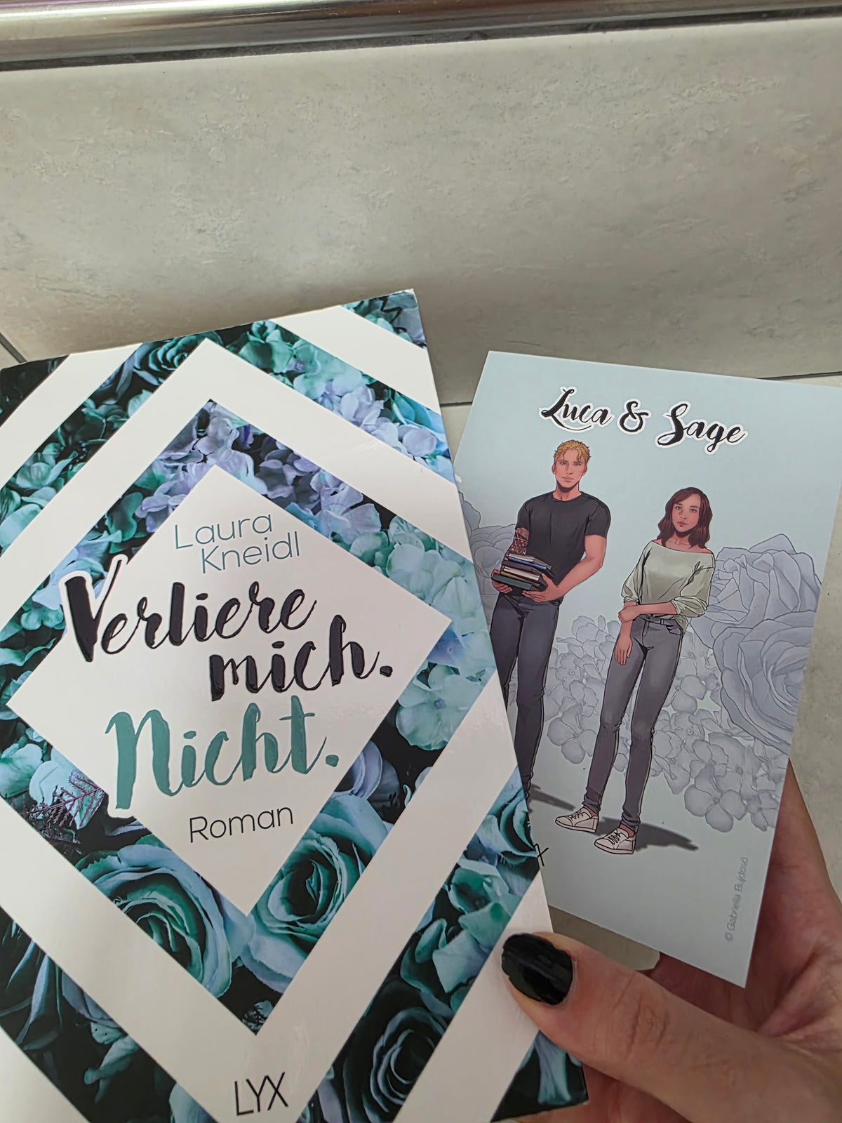 Berühre mich nicht Reihe von Laura Kneidl