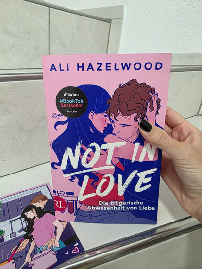 Not in Love von Ali Hazelwood