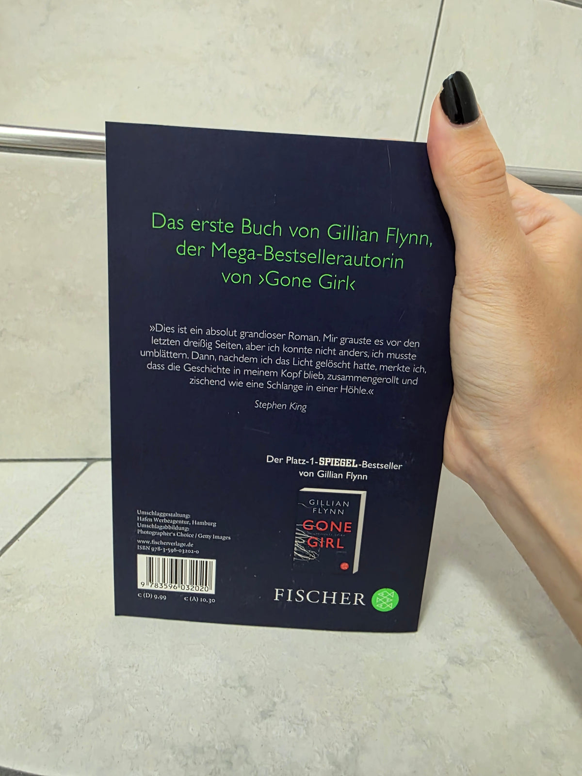 Cry Baby von Gillian Flynn