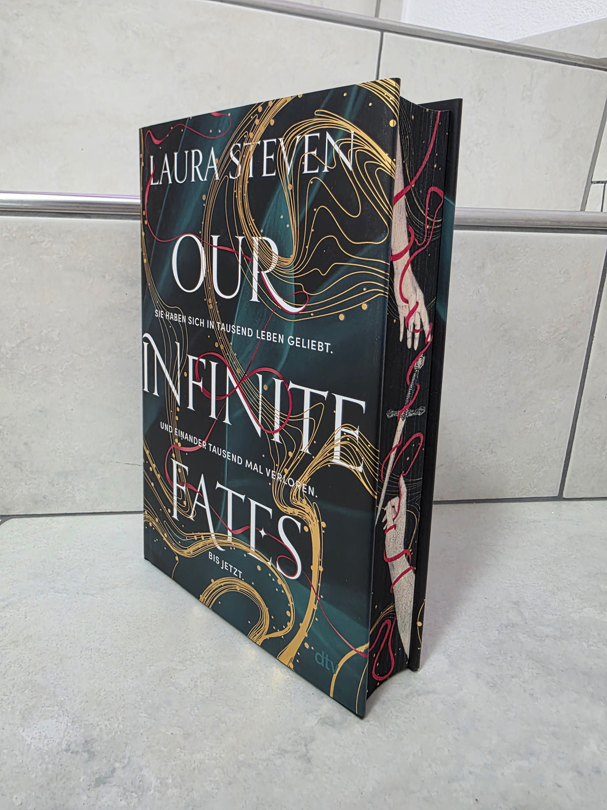Our infinite Fates von Laura Steven