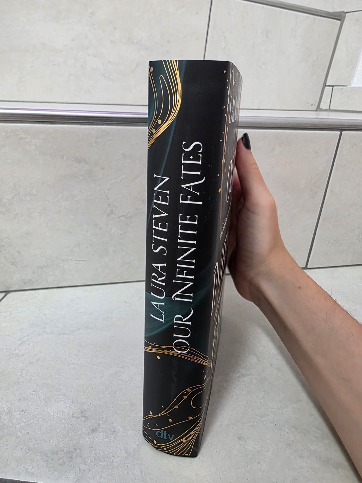 Our infinite Fates von Laura Steven