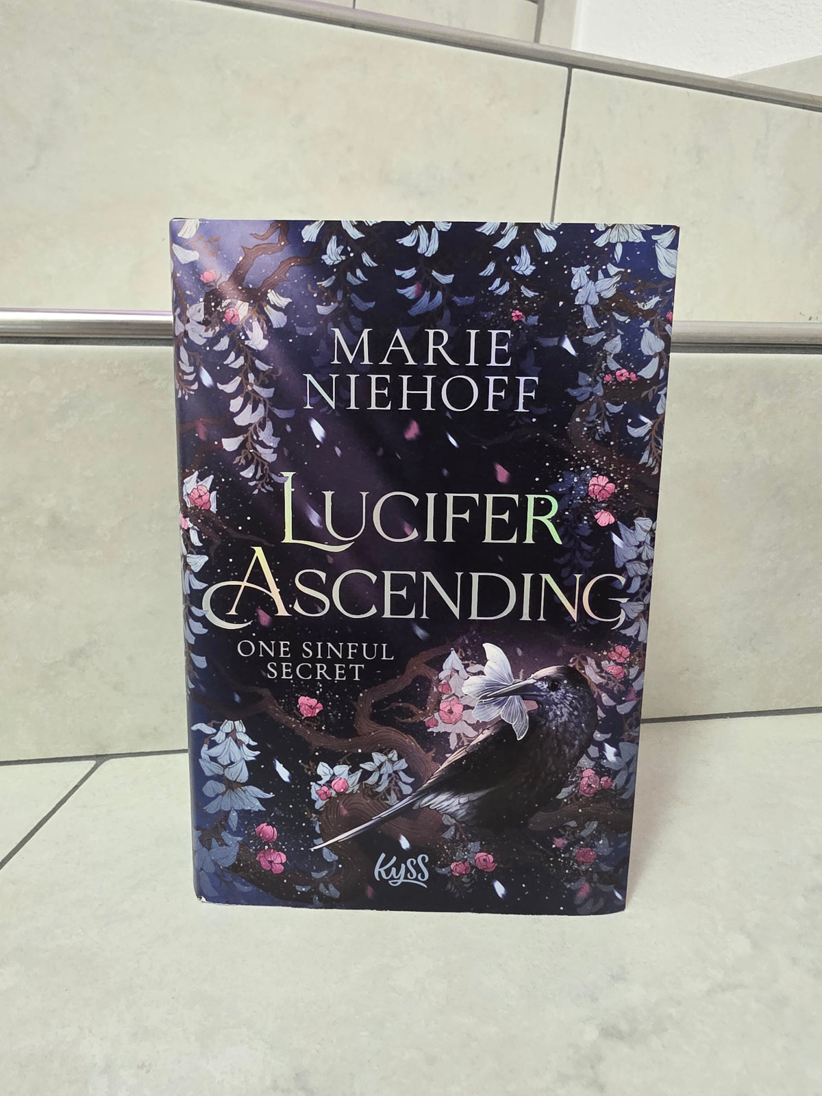 Lucifer Ascending von Marie Niehoff