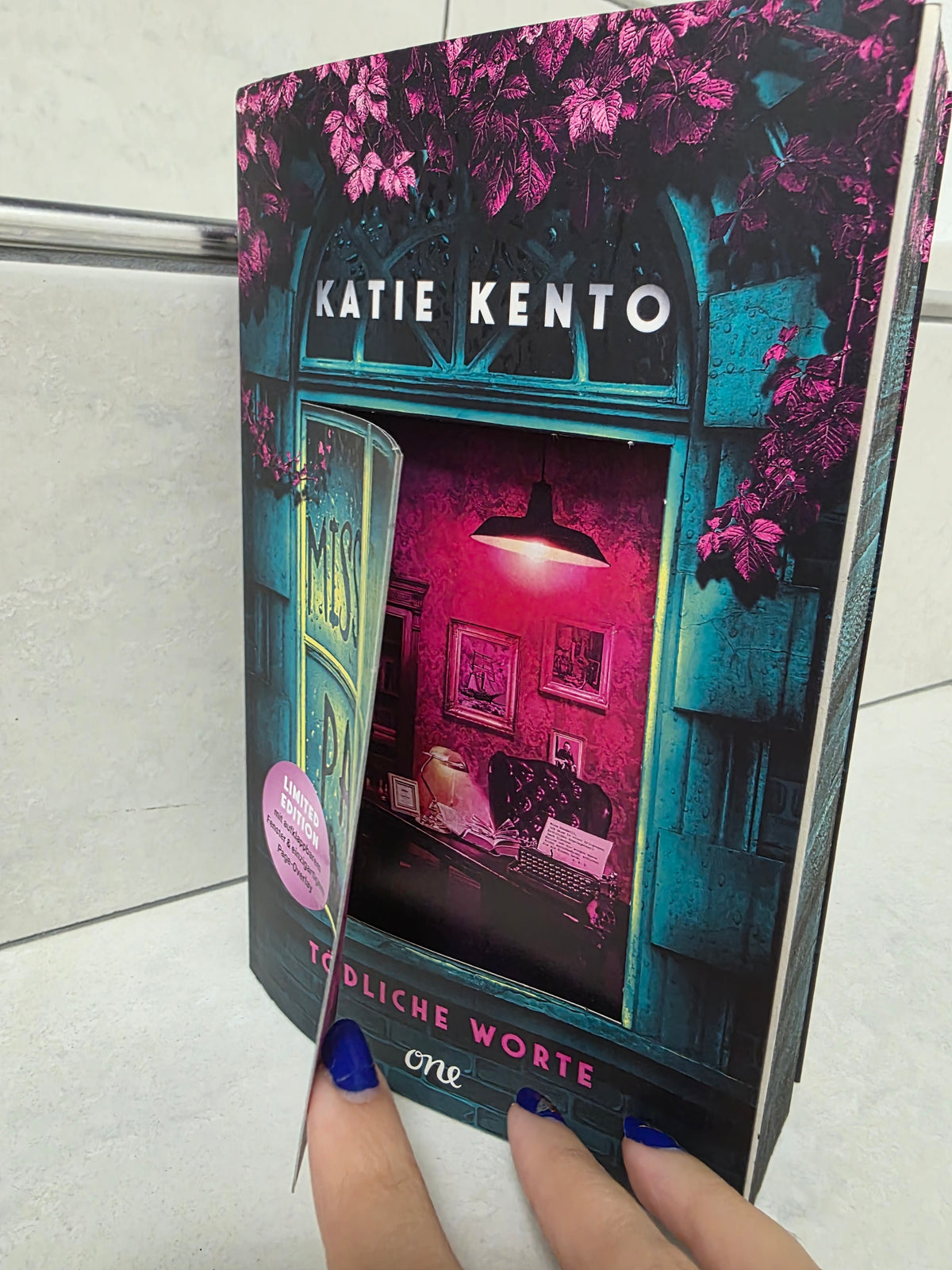 Missing Page von Katie Kento