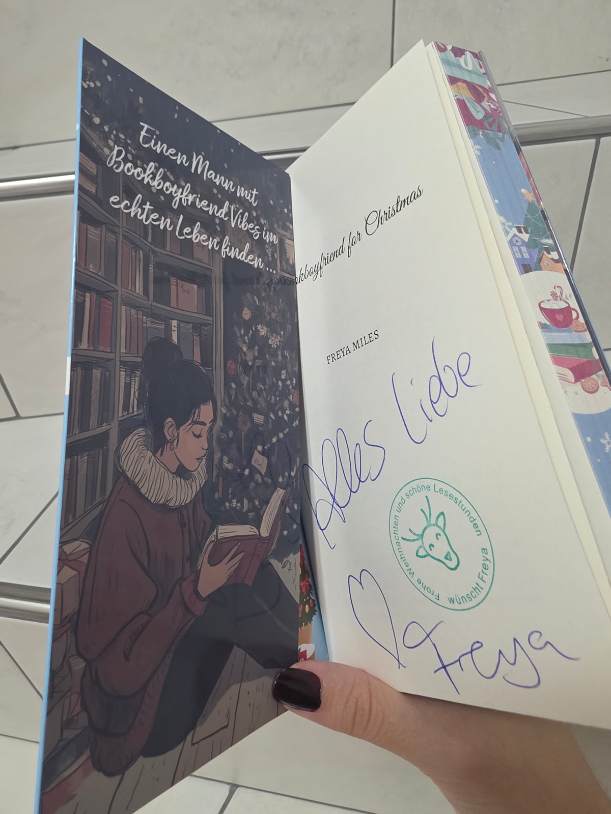 A bookboyfriend for Christmas von Freya Miles