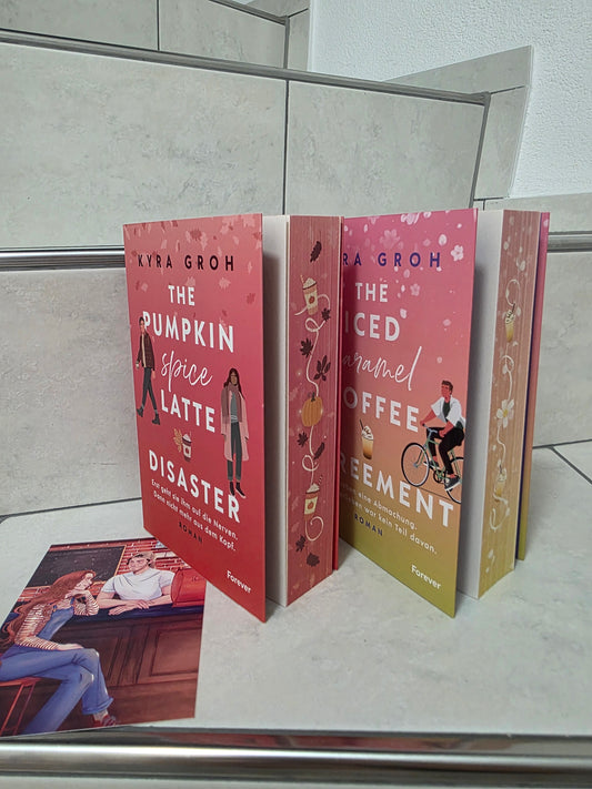 The Pumpkin Spice Latte Disaster & The Iced Caramel Coffee Agreement von Kyra Groh