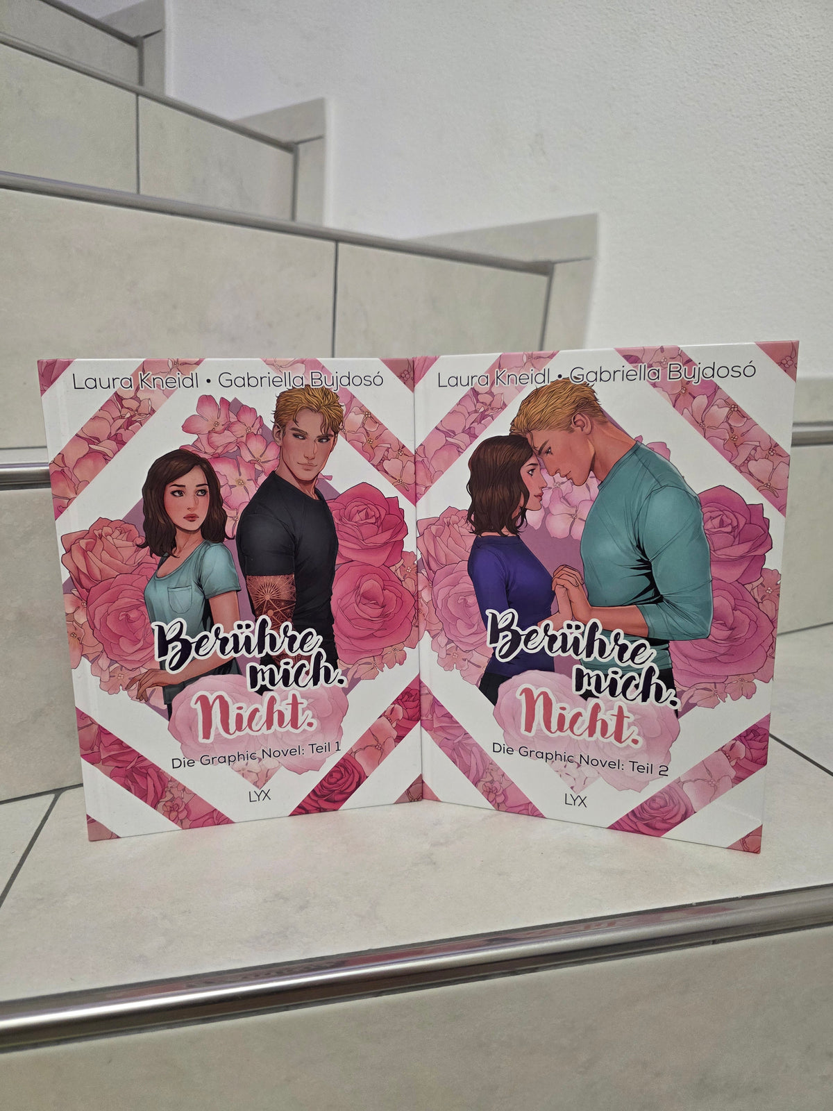 Berühre mich nicht 1&2 Graphic Novel von Laura Kneidl