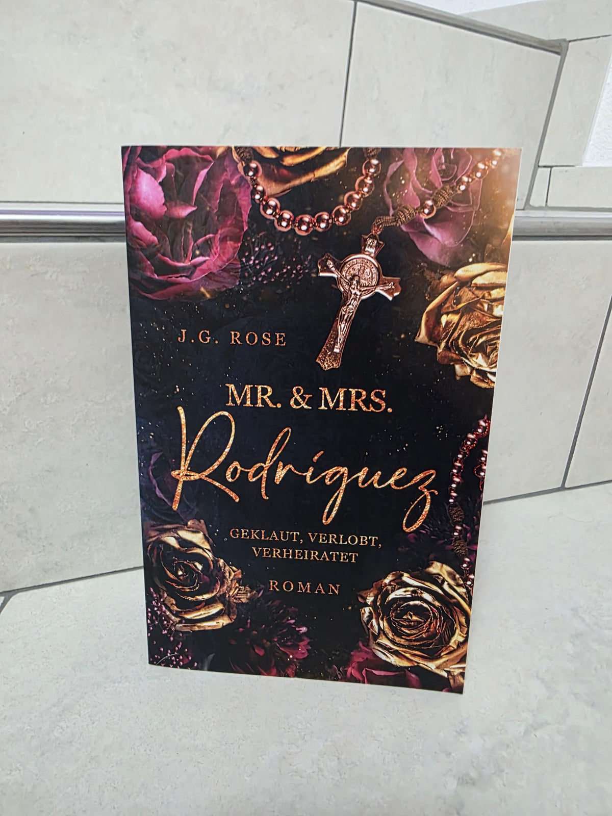 Mr. & Mrs. Rodriguez von J.G. Rose