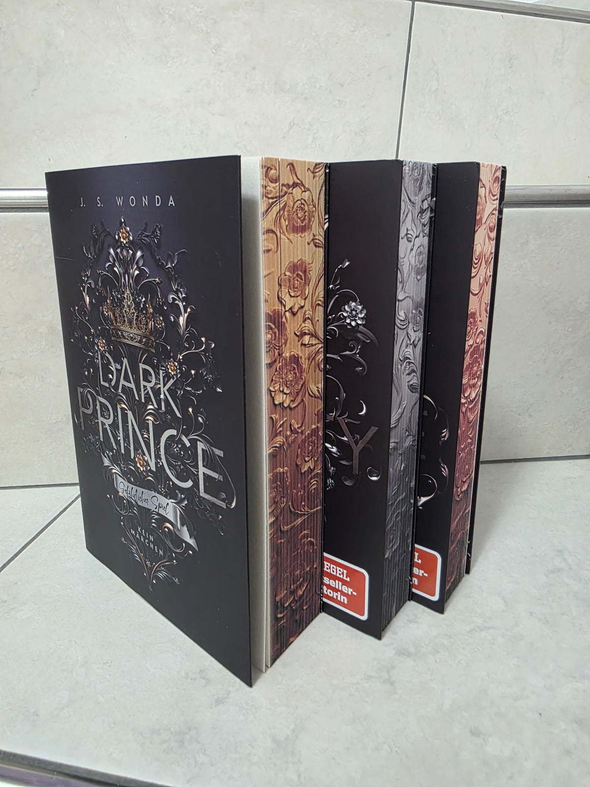 DARK 1-3 von J.S. Wonda