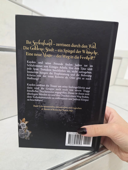 Tears and Roses von Karen A. Moon