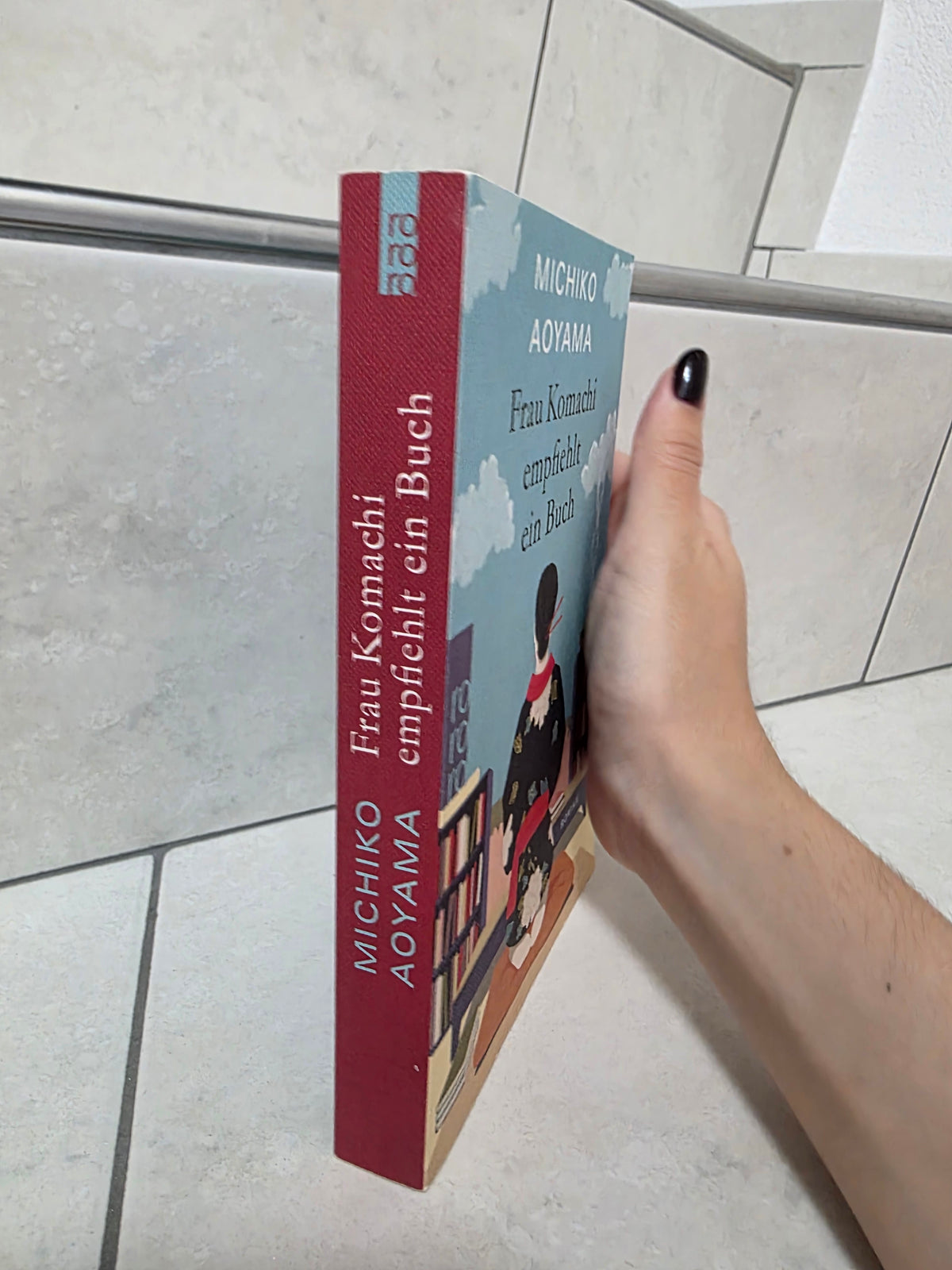 Frau Komachi empfiehlt ein Buch von Michiko Aoyama