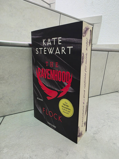 The Ravenhood 1 von Kate Stewart