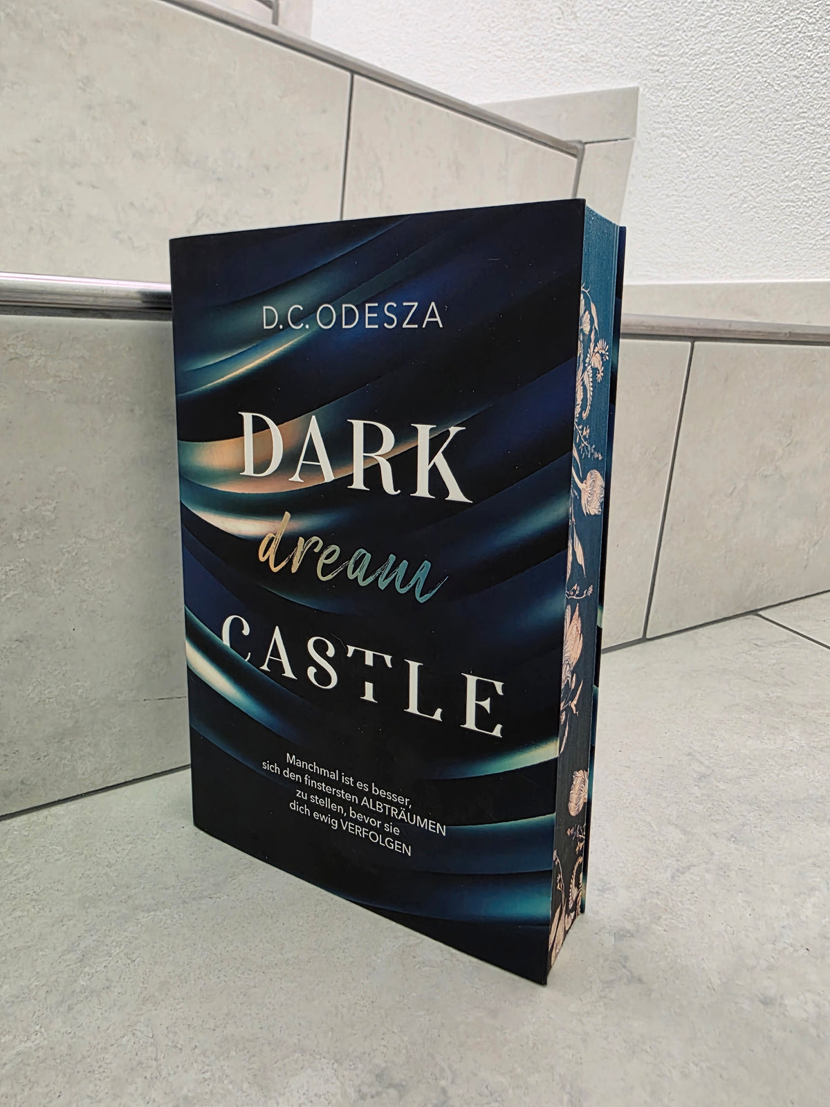 Dark Dream Castle von D.C. Odesza