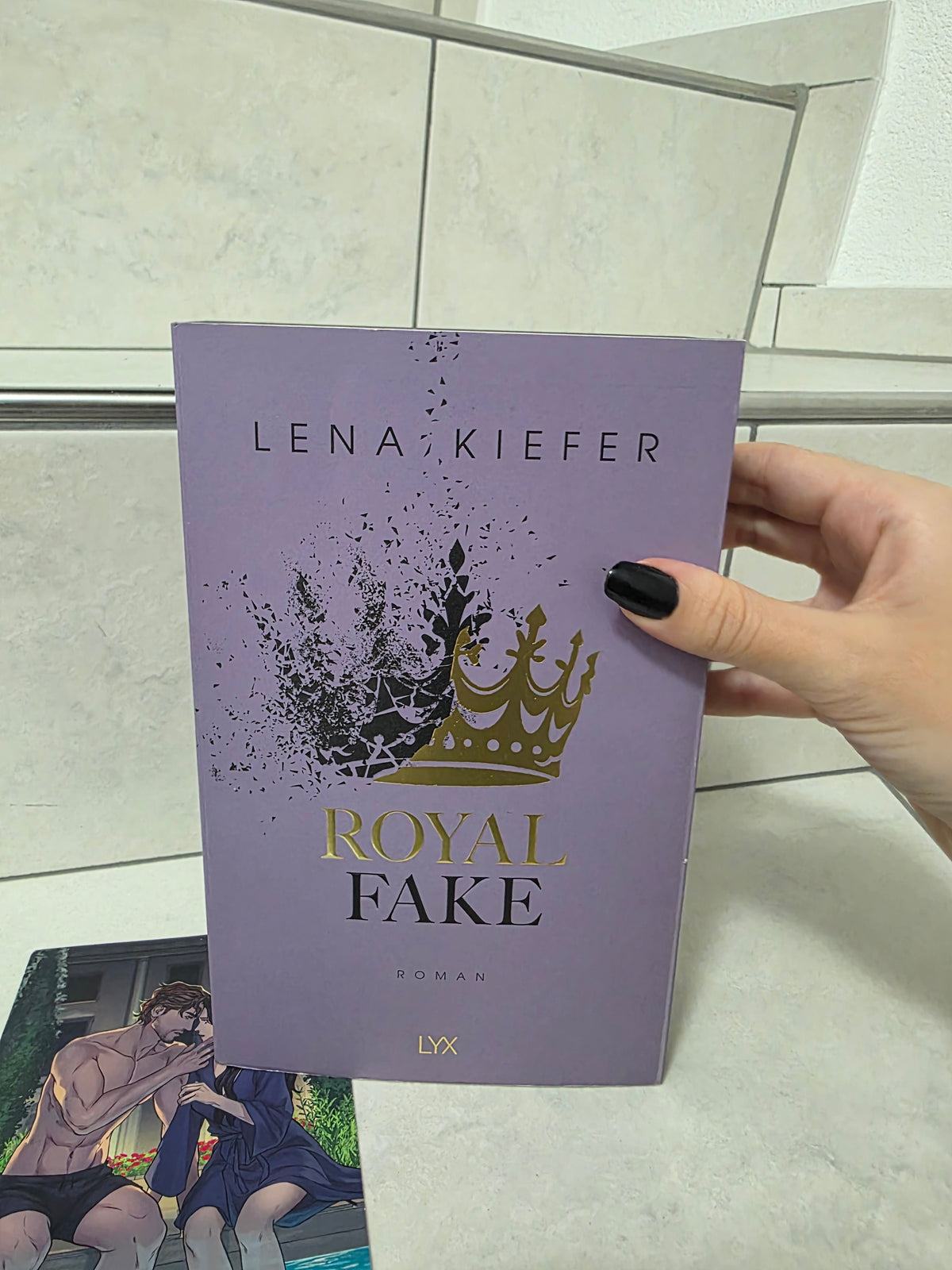 Royal Fake von Lena Kiefer
