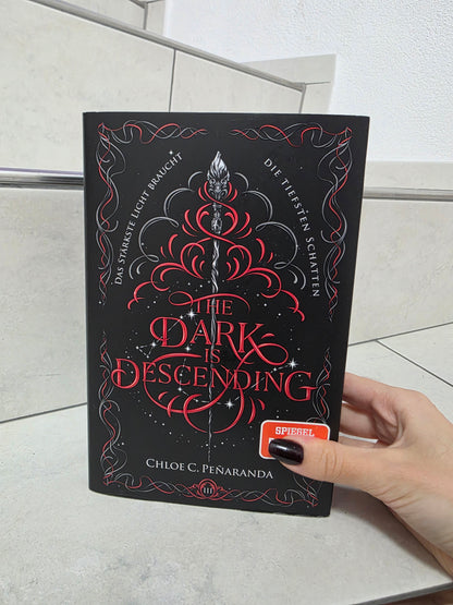 The Dark is Descending von Chloe C. Penaranda
