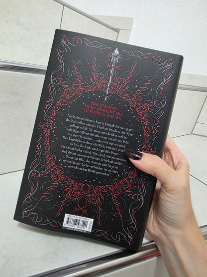 The Dark is Descending von Chloe C. Penaranda