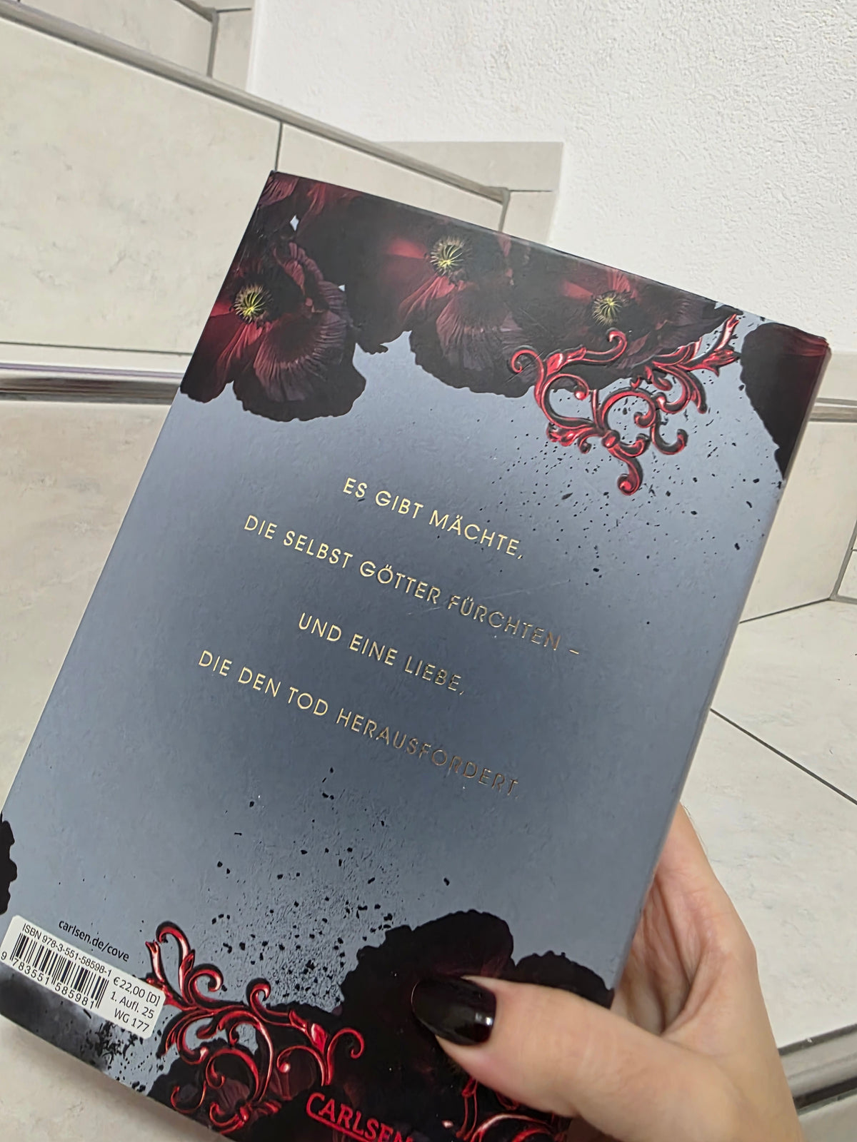 The Fallen and the Kiss of Dusk von Carissa Broadbent