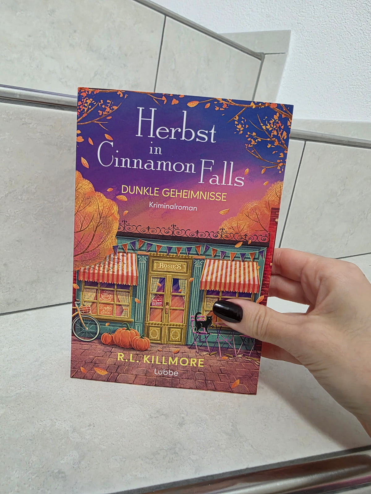 Herbst in Cinnamon Falls: Dunkle Geheimnisse von R. L. Killmore